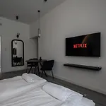 R6 - Boutique Apartments, Location By Bqa Daire *