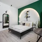 R6 - Boutique Apartments, Location By Bqa *
