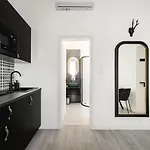 R6 - Boutique Apartments, Location By Bqa *