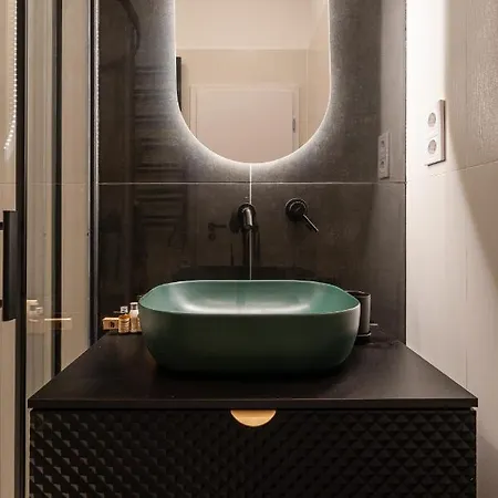 R6 - Boutique Apartments, Location By Bqa *